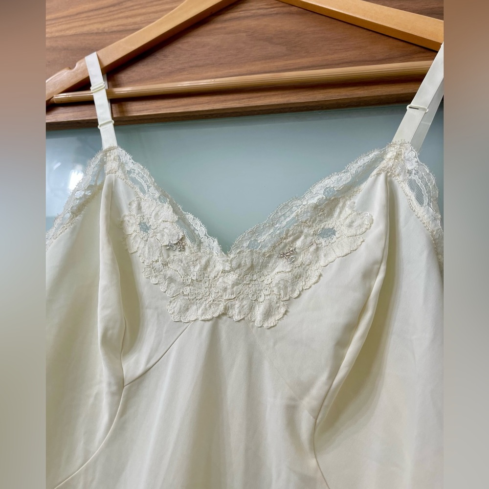 Elegant Vintage Cream Slip Dress Lingerie with Lace Size 36 Tall